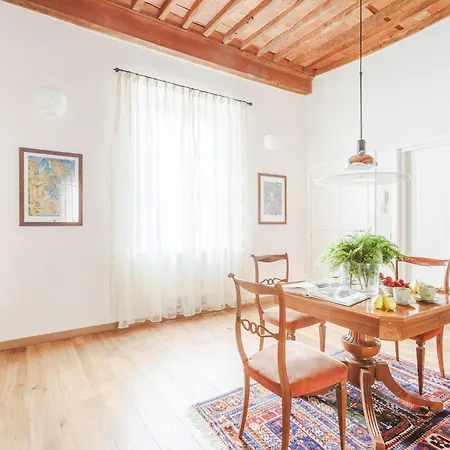 Apartment Lunavi House In Lucca