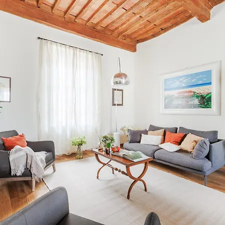 Apartment Lunavi House In *